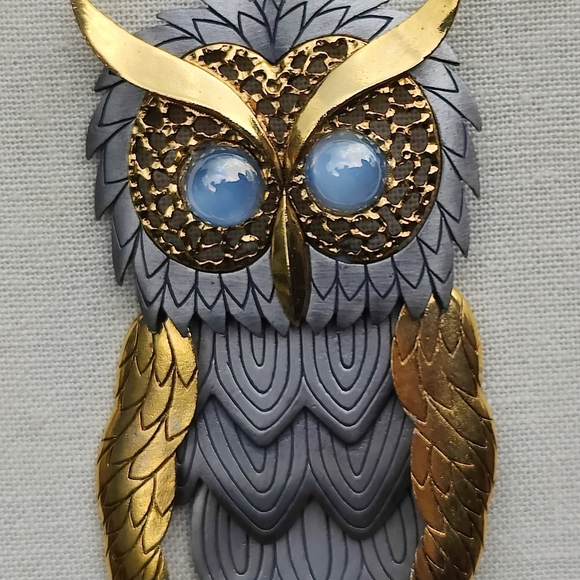 🦉 Vintage 1960s Articulated Owl Pendant Necklace With Blue Moonglow Eyes - Picture 8 of 12